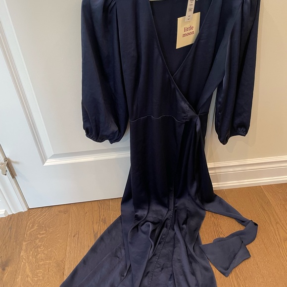 New Aritzia Silk Wrap Dress - Picture 3 of 3